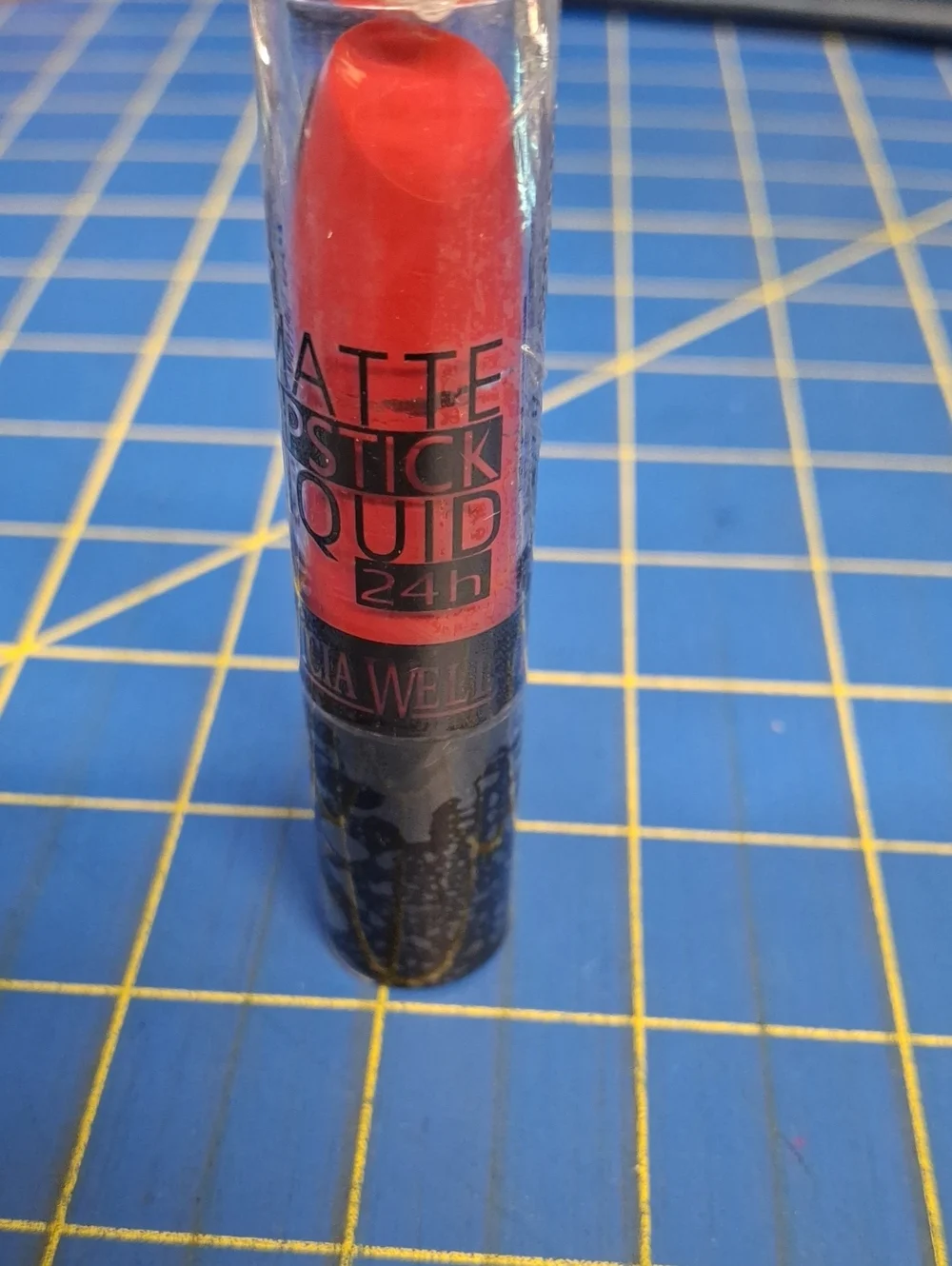 Eticia Well Matte Liquid Lipstick 20 Bright Red New Sealed Tube